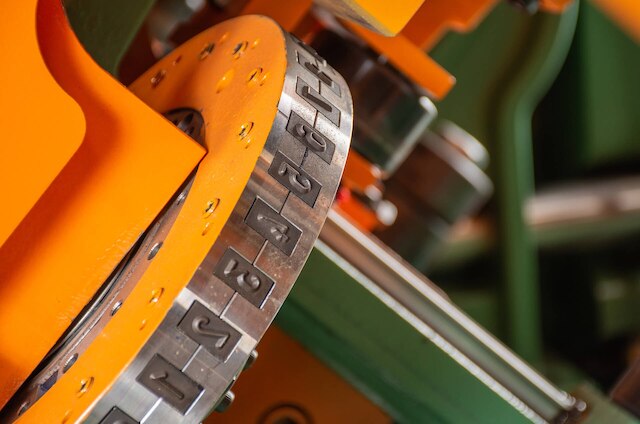 SignoMat Adjustable Character Stamp